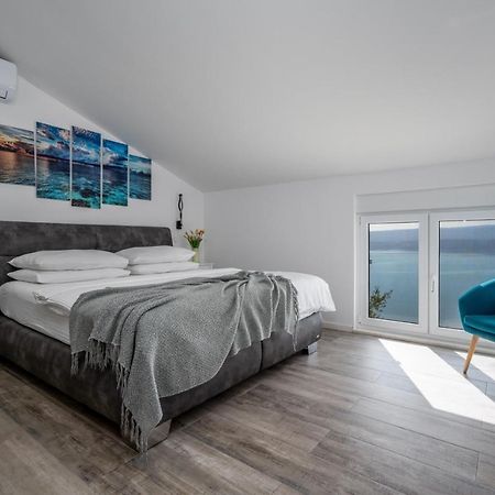Villa Dream With Private Pool, 2 Bedrooms With En-Suite Bathrooms, Sea View オミシュ エクステリア 写真