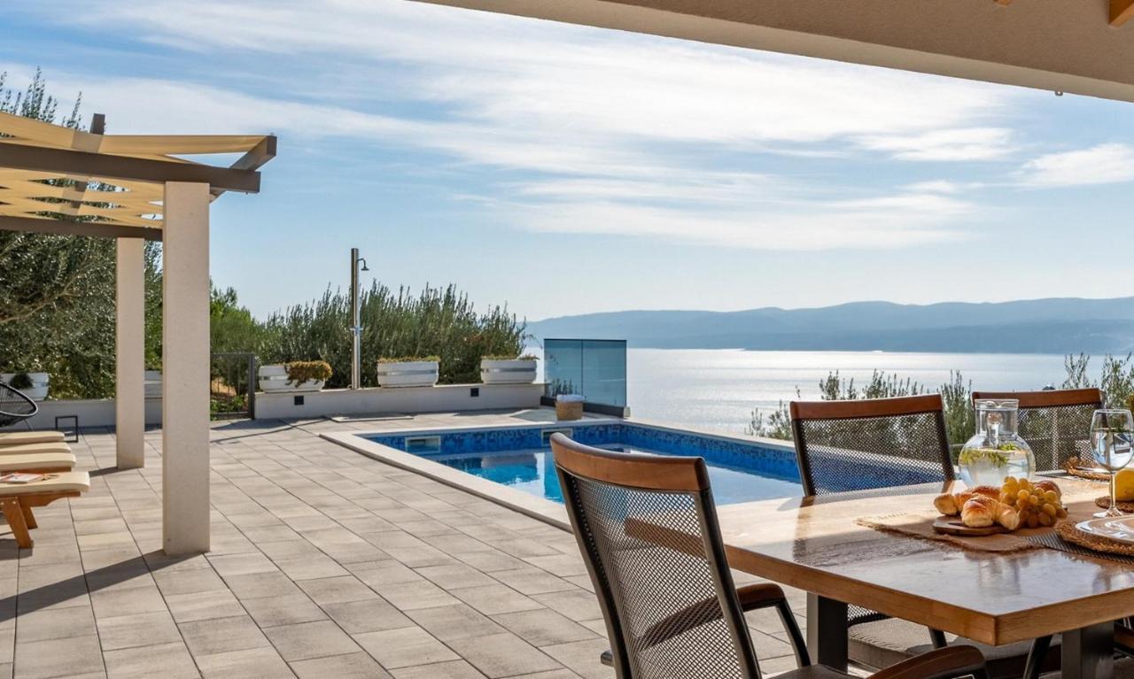 Villa Dream With Private Pool, 2 Bedrooms With En-Suite Bathrooms, Sea View オミシュ エクステリア 写真