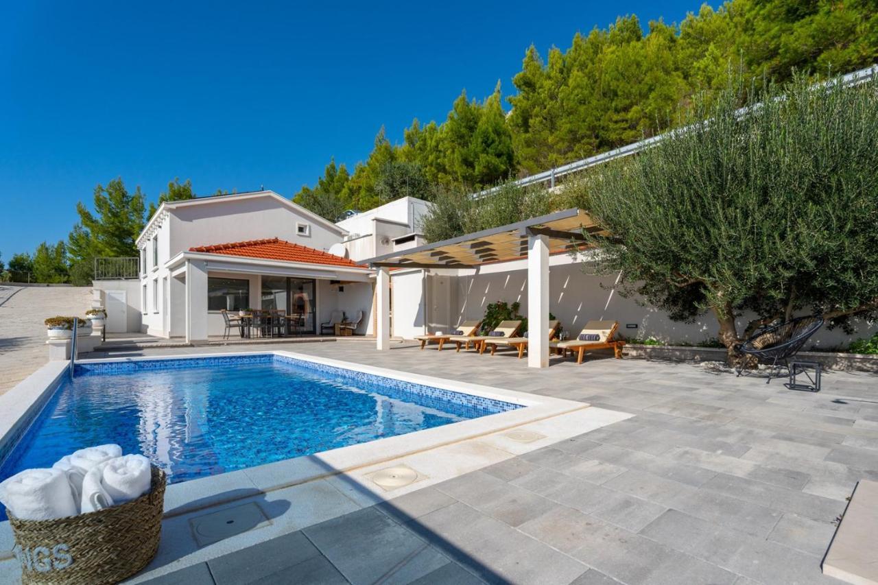 Villa Dream With Private Pool, 2 Bedrooms With En-Suite Bathrooms, Sea View オミシュ エクステリア 写真