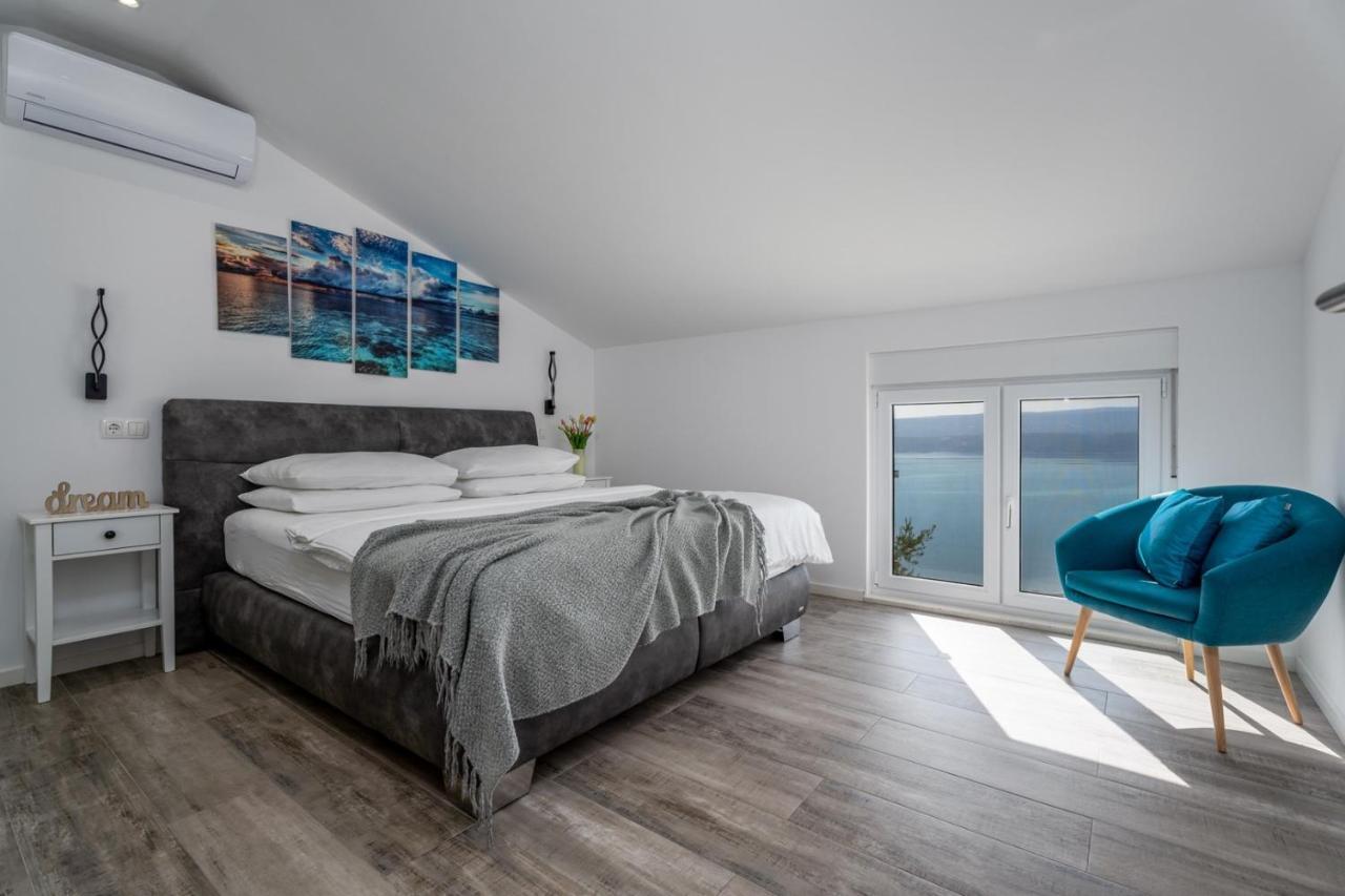Villa Dream With Private Pool, 2 Bedrooms With En-Suite Bathrooms, Sea View オミシュ エクステリア 写真