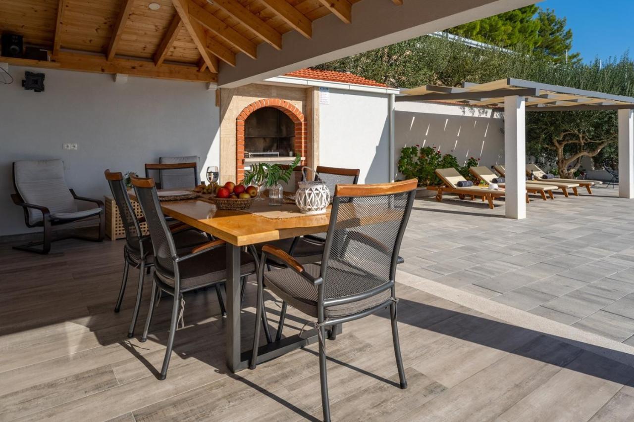 Villa Dream With Private Pool, 2 Bedrooms With En-Suite Bathrooms, Sea View オミシュ エクステリア 写真