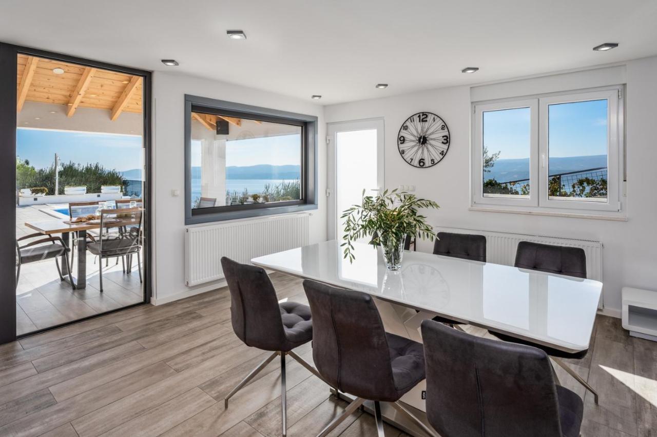 Villa Dream With Private Pool, 2 Bedrooms With En-Suite Bathrooms, Sea View オミシュ エクステリア 写真