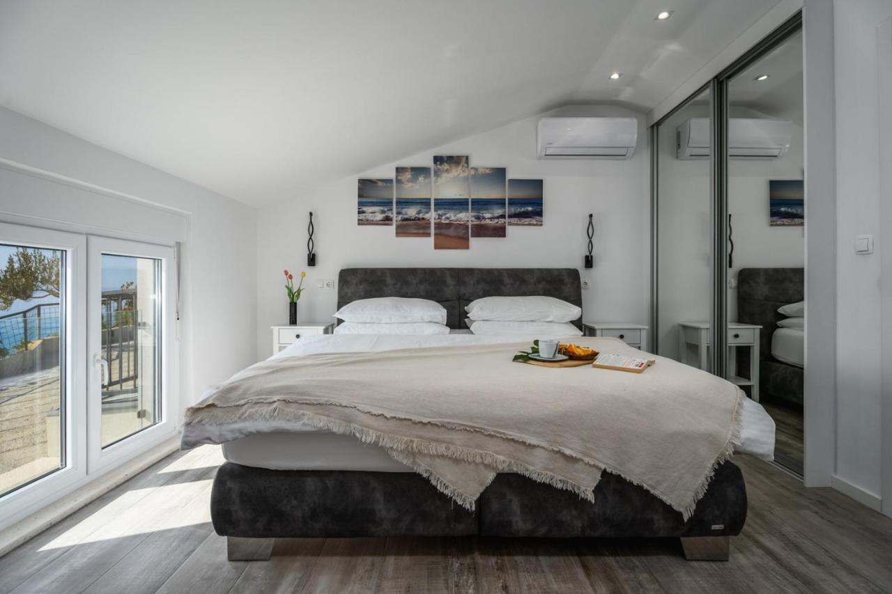 Villa Dream With Private Pool, 2 Bedrooms With En-Suite Bathrooms, Sea View オミシュ エクステリア 写真