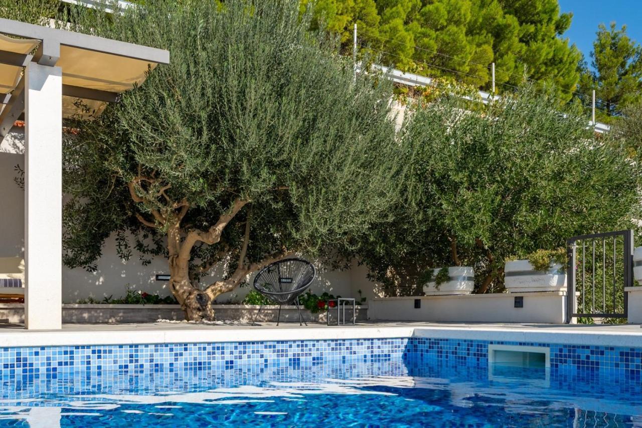 Villa Dream With Private Pool, 2 Bedrooms With En-Suite Bathrooms, Sea View オミシュ エクステリア 写真